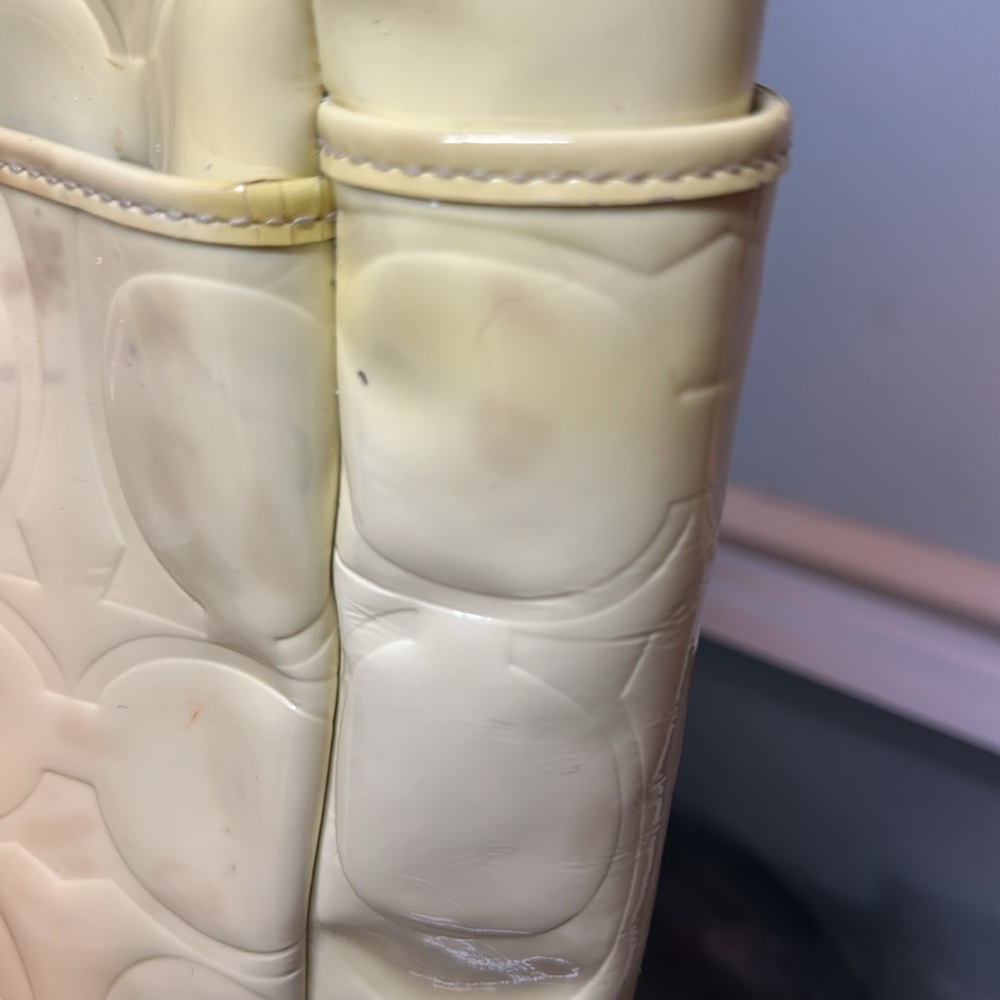 Coach large tote patent yellow - Picture 14 of 17